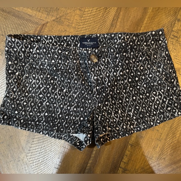 American Eagle Outfitters Pants - AEO 🌟 Black and White Patterned Shorts